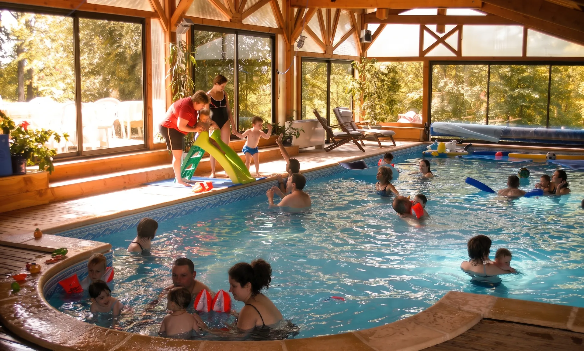 Cours bébés nageurs à la piscine Saint-Robert à Rabastens