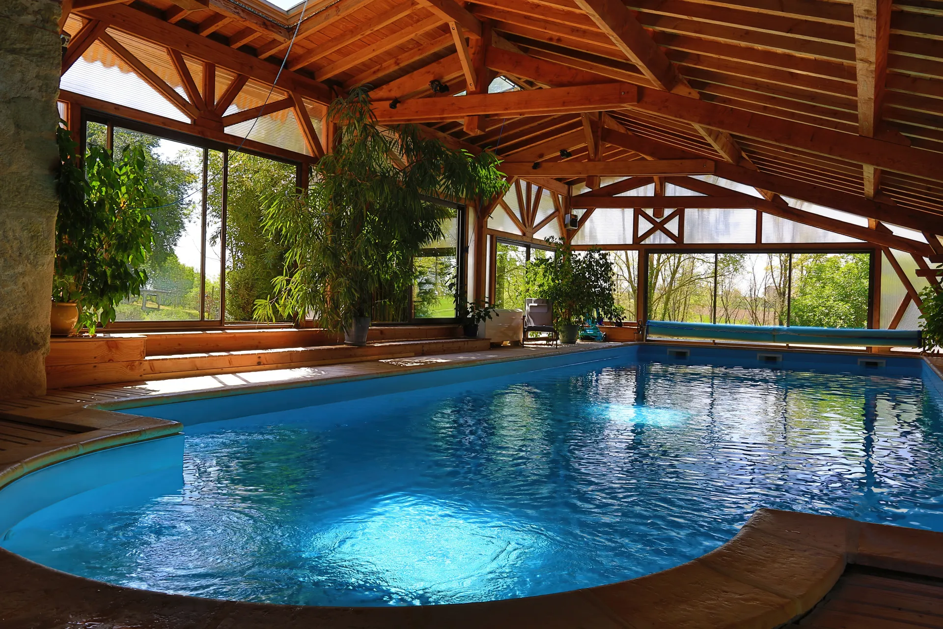Piscine intérieure Saint-Robert — vue de face